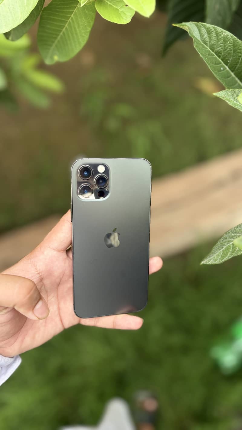 Apple iPhone 12 Pro 2