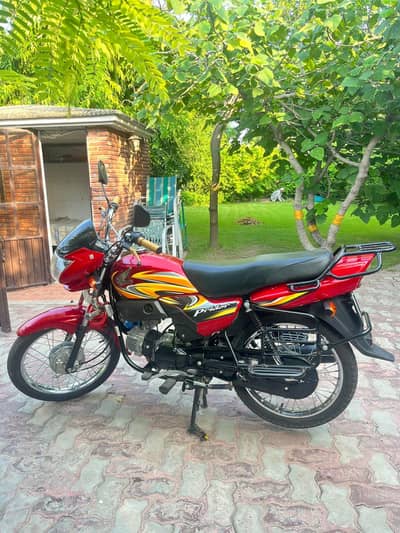 Selling 250000 bike in 210000 Brand new bcz want to buy self start one