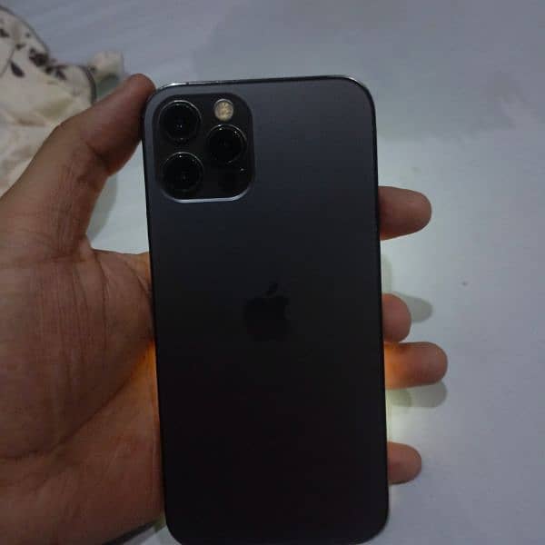 IPHONE 12 PRO 4