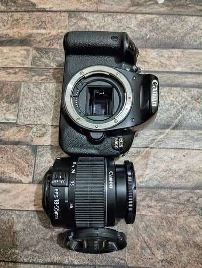 Canon EOS 650D DSLR Camera with 18-55mm lens| Excellent Condition