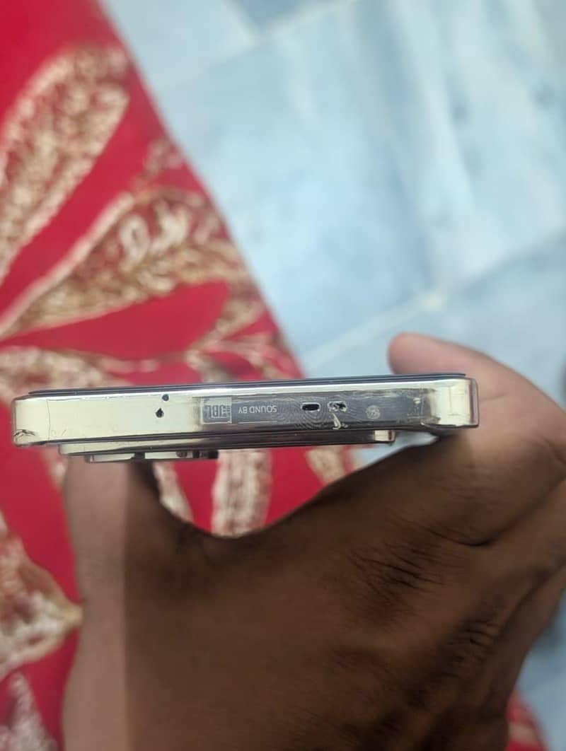 Infinix Note 40 4