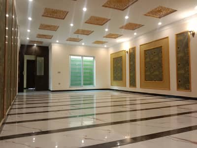 1 KANAL SINGLE STOREY HOUSE AVAILABLE FOR RENT IN NFC SOCIETY NEAR WAPDA TOWN AND VALENCIA