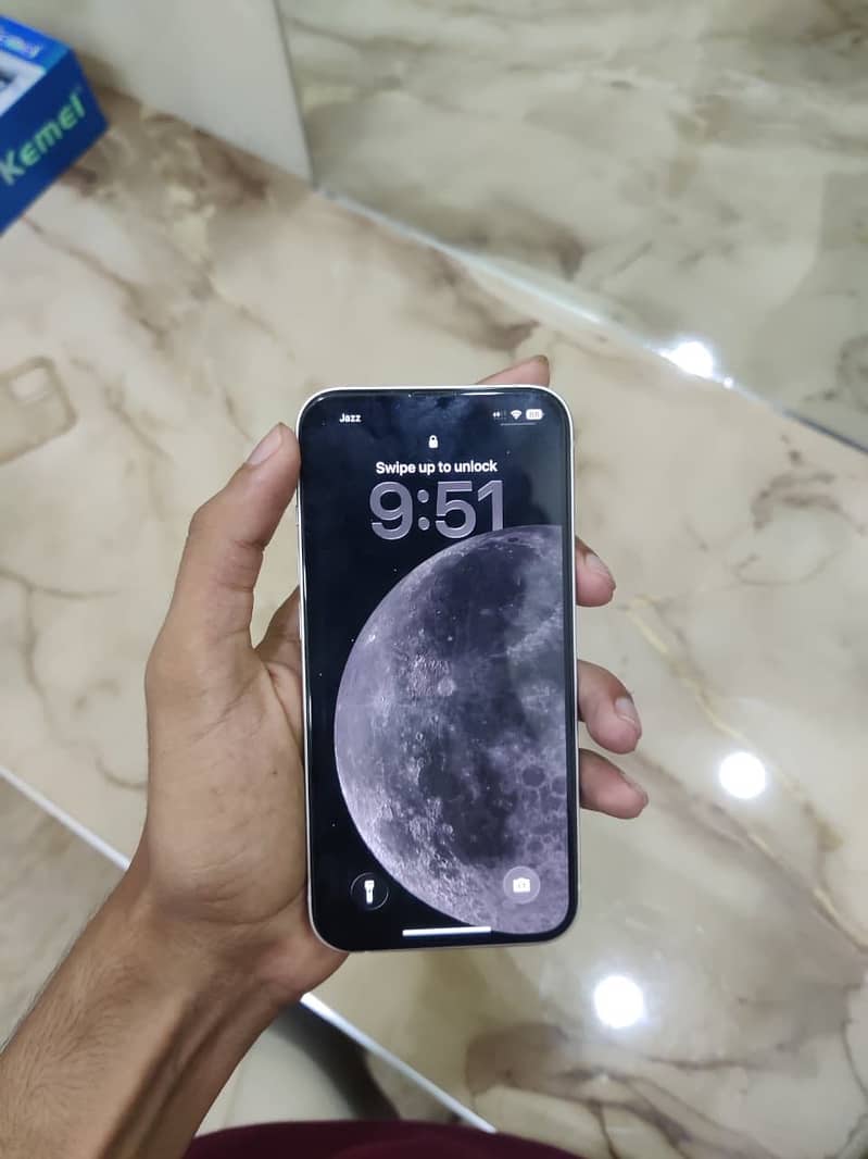 Apple iPhone 13 6