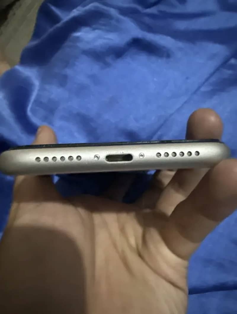 Apple iPhone 11 2