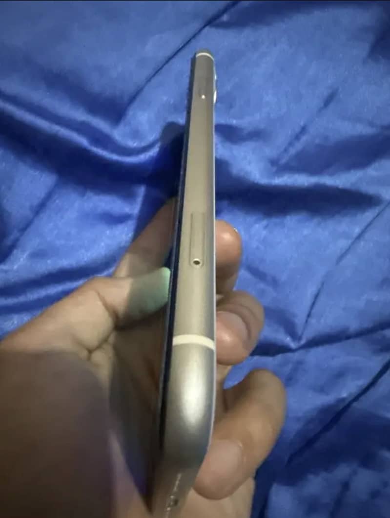 Apple iPhone 11 3