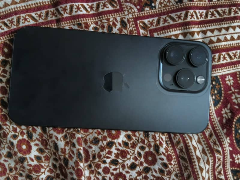 Apple iPhone 15 Pro Max 1