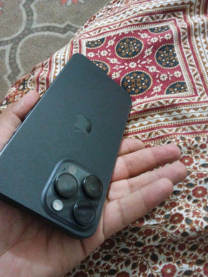 Apple iPhone 15 Pro Max 7