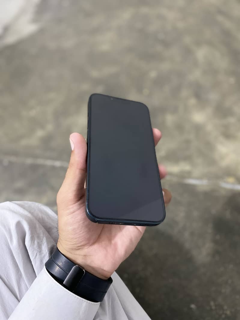 SIMPLE IPHONE 13 3