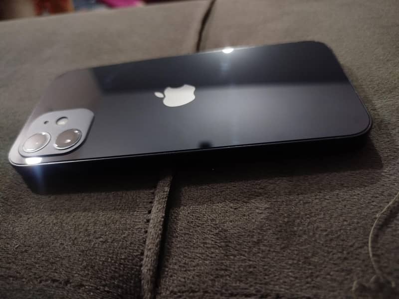 Apple iPhone 12 1