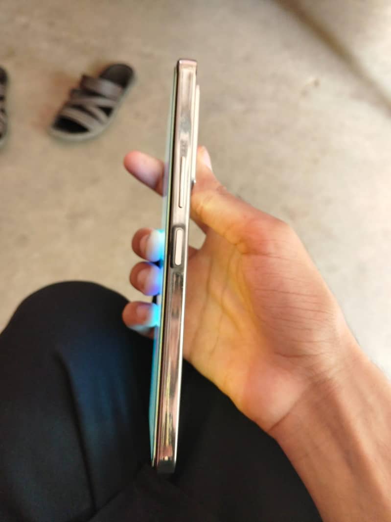INFINIX NOTE 30 PRO 3