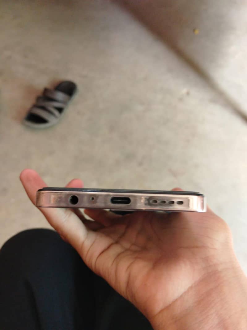 INFINIX NOTE 30 PRO 5
