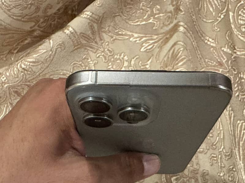 Apple iPhone 15 Pro Max 1
