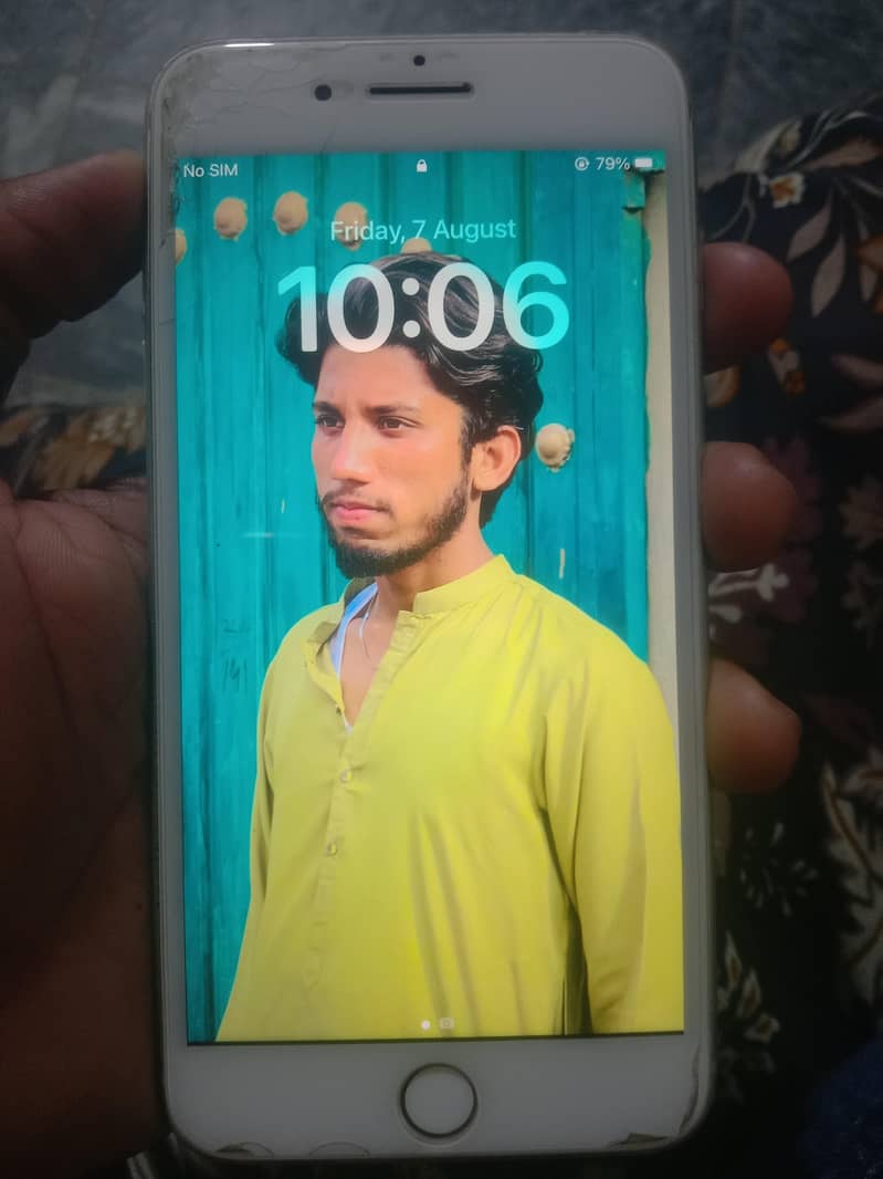 Apple iPhone 8 Plus 1