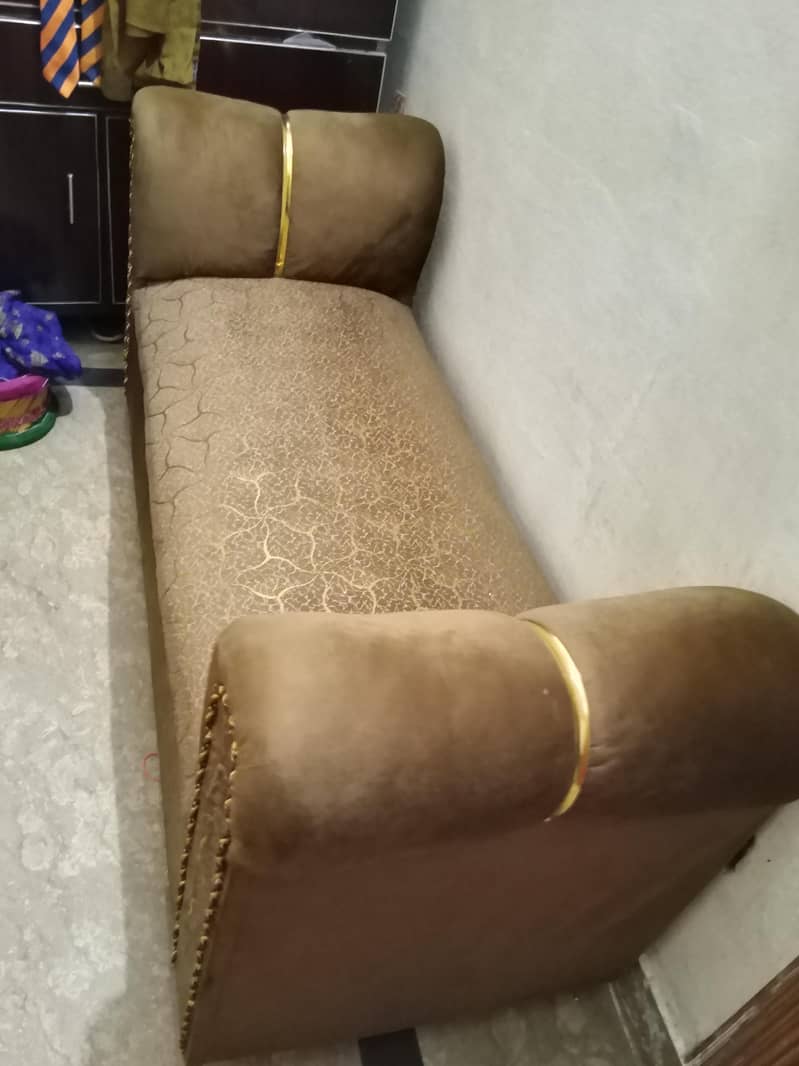 dewan sofa 0