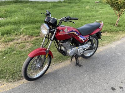 Honda Deluxe 125 total genuine