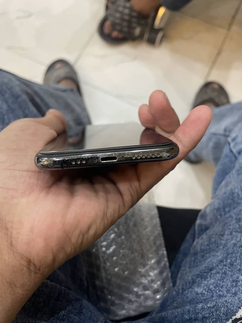 Apple iPhone XS 6