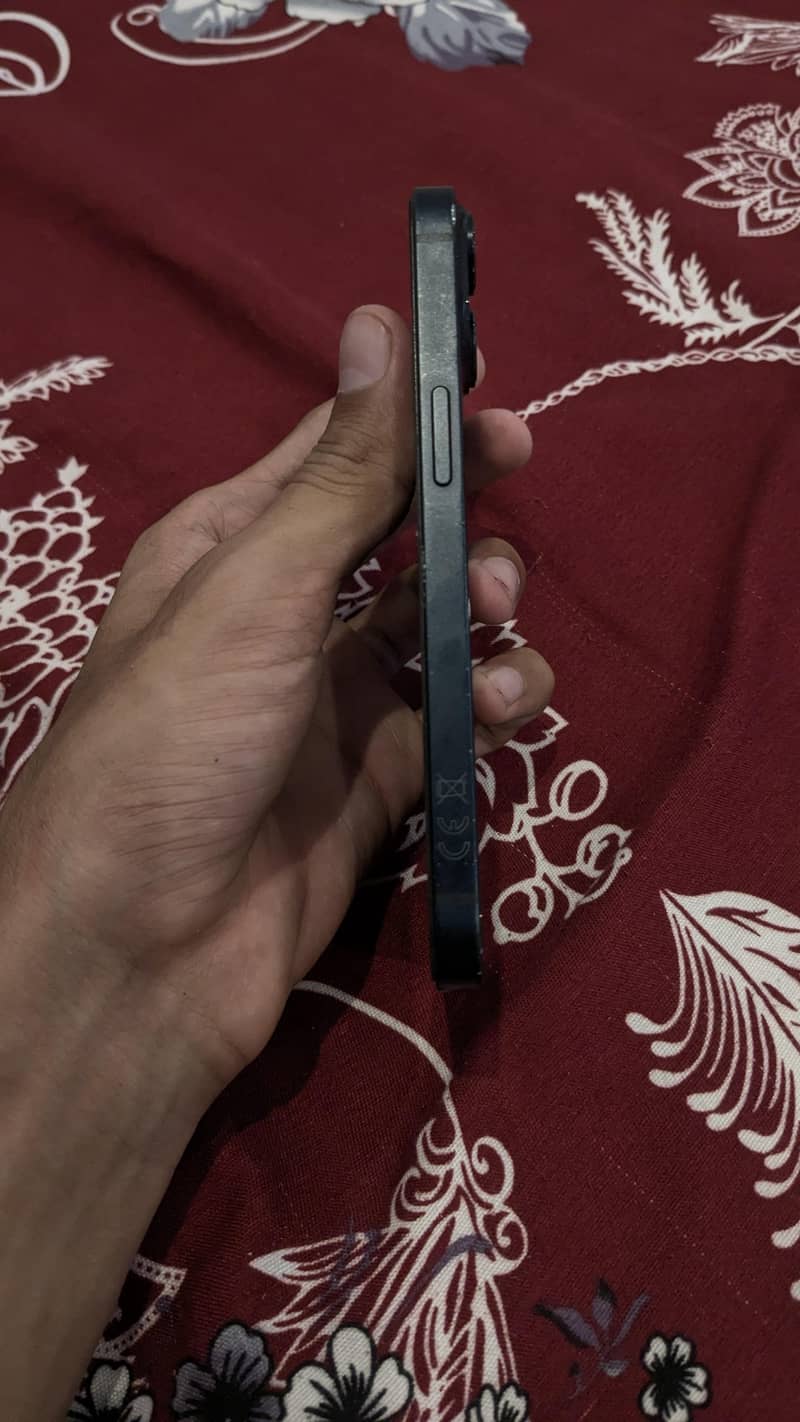 Apple iPhone 14 2