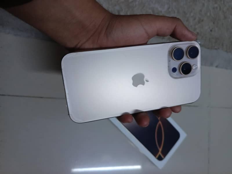 iPhone 16 pro. max 0