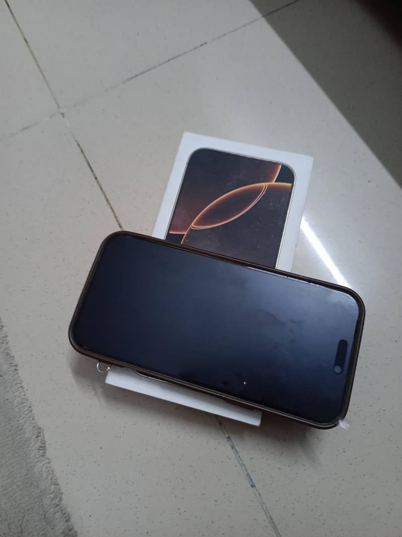 iPhone 16 pro. max 3