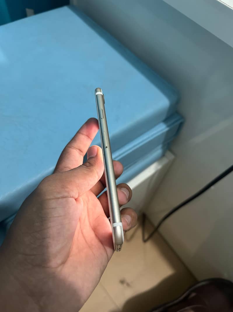 Apple iPhone 7 7