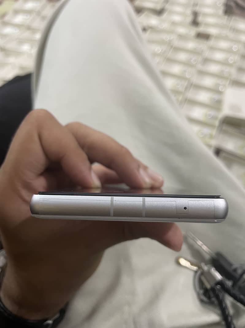 Google Pixel 7a 2