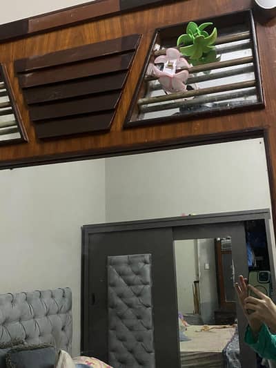 it's an dressing table with good condition for women's!!