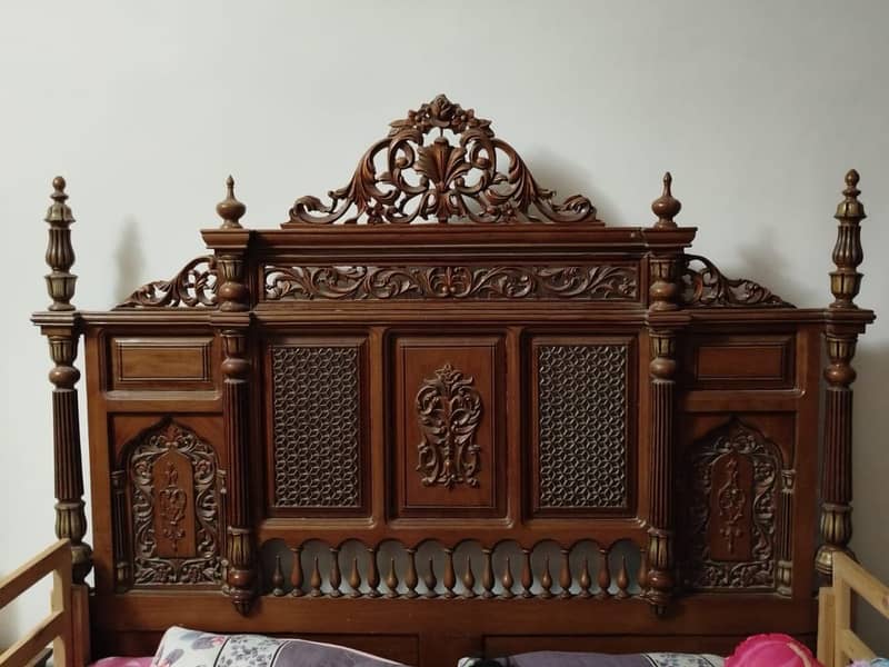 King size double bed 3