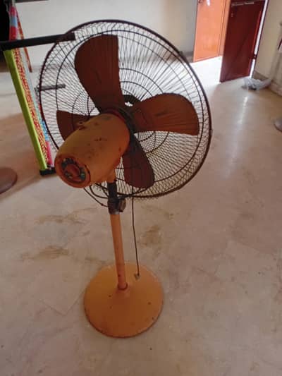 Used Pedestal Fan – Working Condition – Sasta Rate