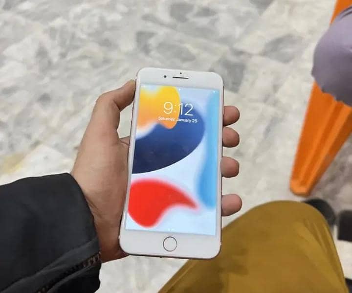 Apple iPhone 7 Plus 6