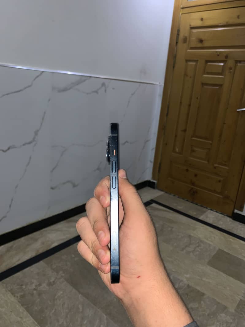 Apple iPhone 14 1