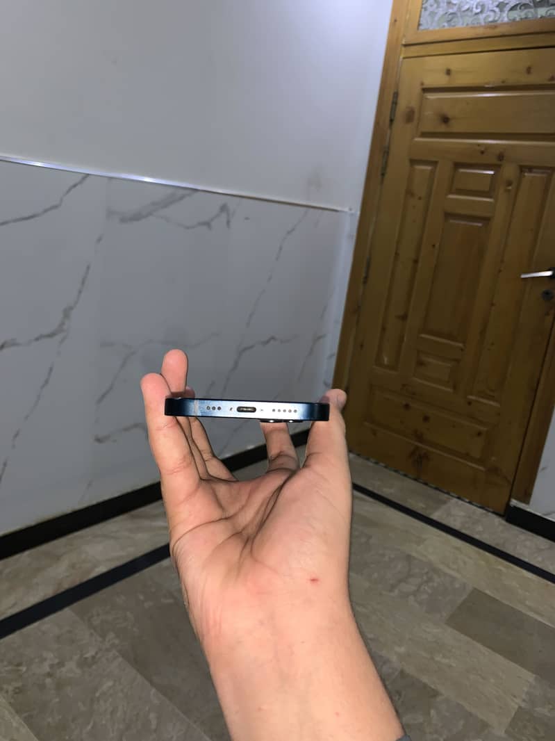 Apple iPhone 14 2