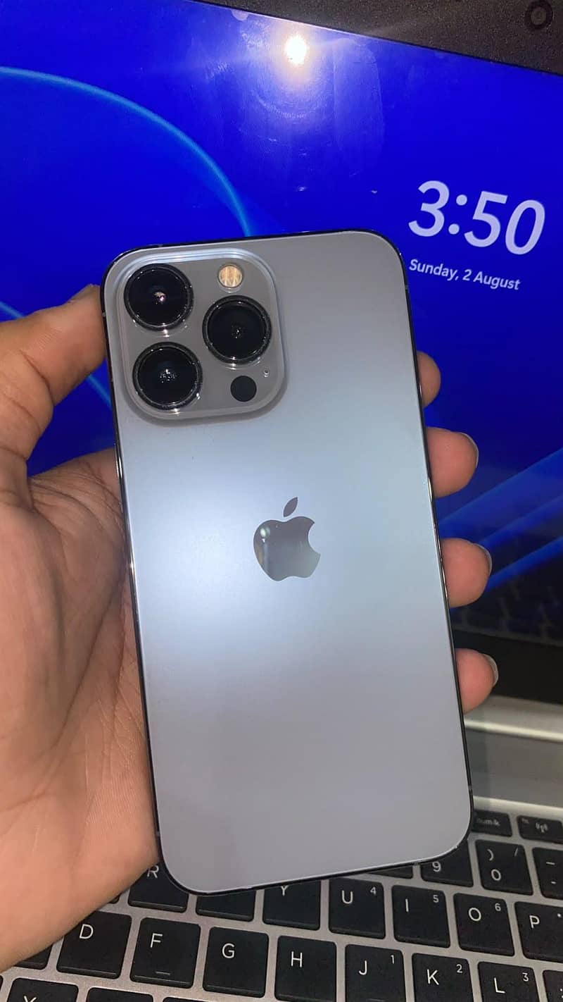 Apple iPhone 13 Pro 4