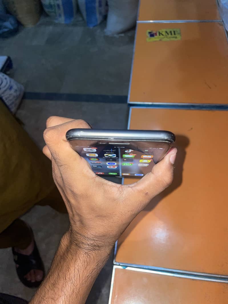 Apple iPhone 8 Plus 5
