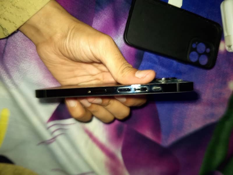 Apple iPhone 13 Pro 2
