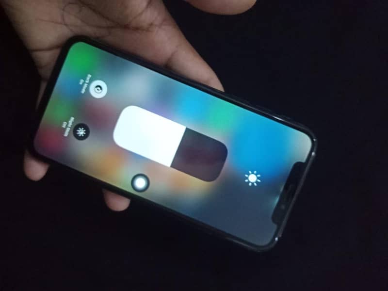 Apple iPhone X 4