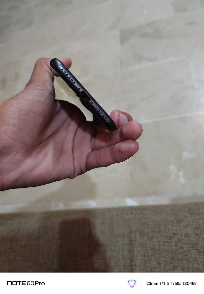 Apple iPhone 8 4