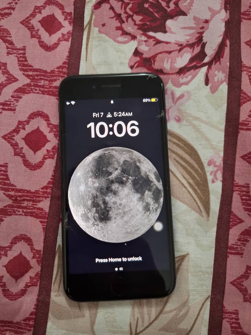 Apple iPhone 8 1