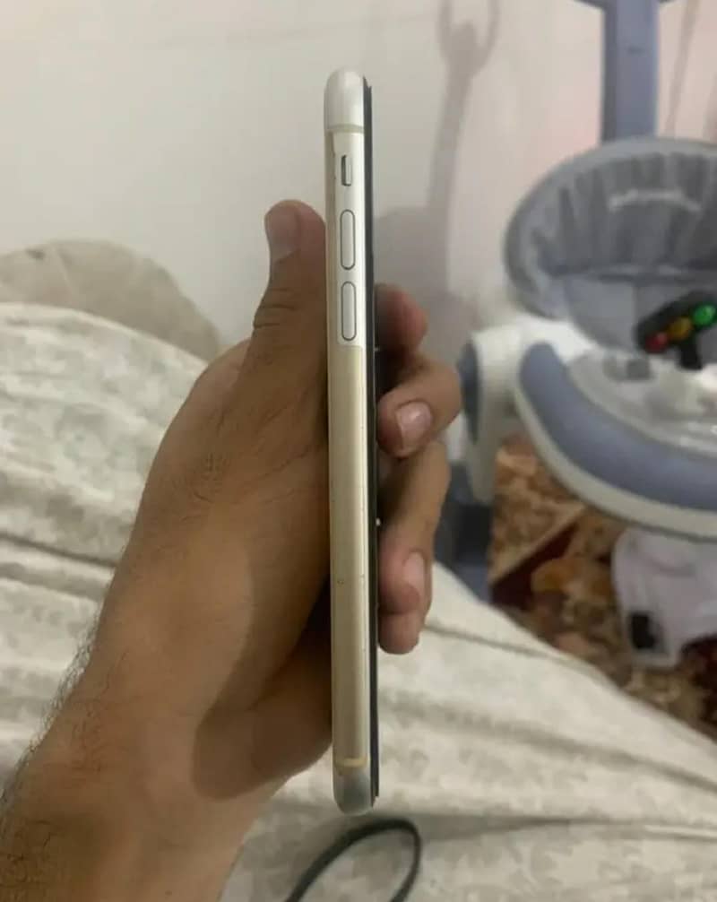 Apple iPhone 11 2