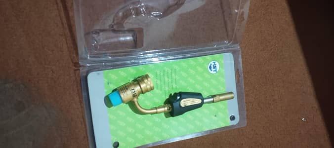 batti cleynder tuorch only 1 month use