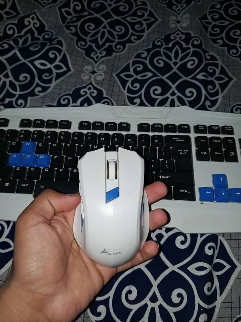 wireless mouse and keyboard 3