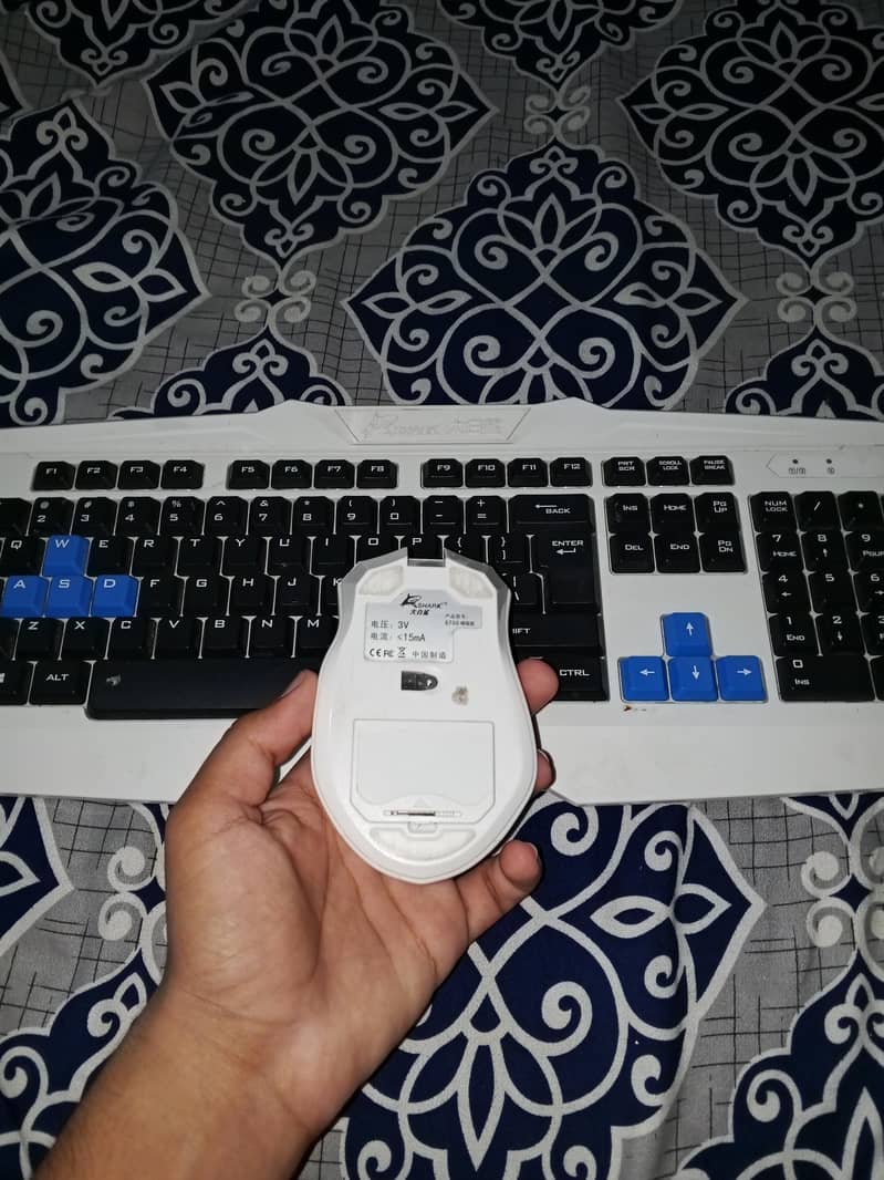 wireless mouse and keyboard 4