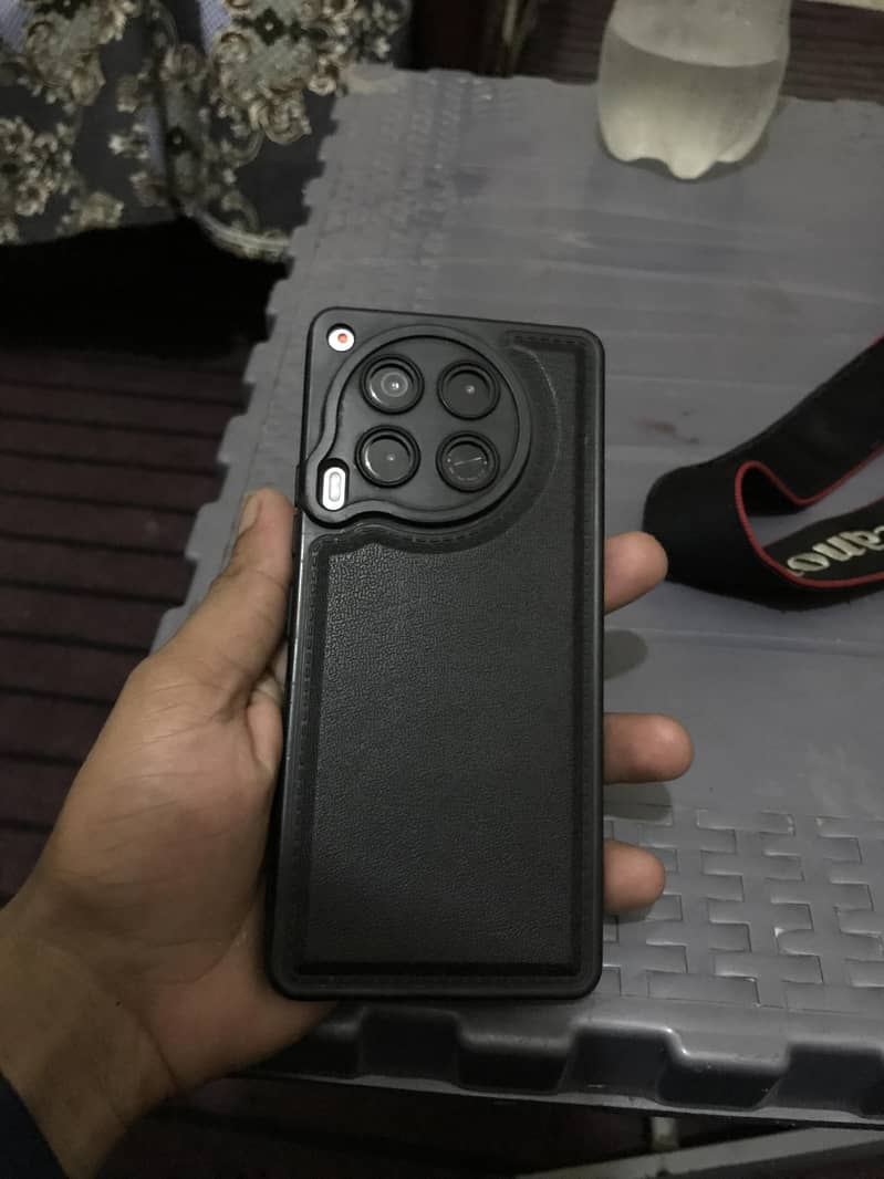Tecno CAMON 30 1