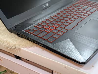 Asus 15 gaming laptop core i7 H 8GB RAM 512GB SSD GTX 1050 GRAPHICS