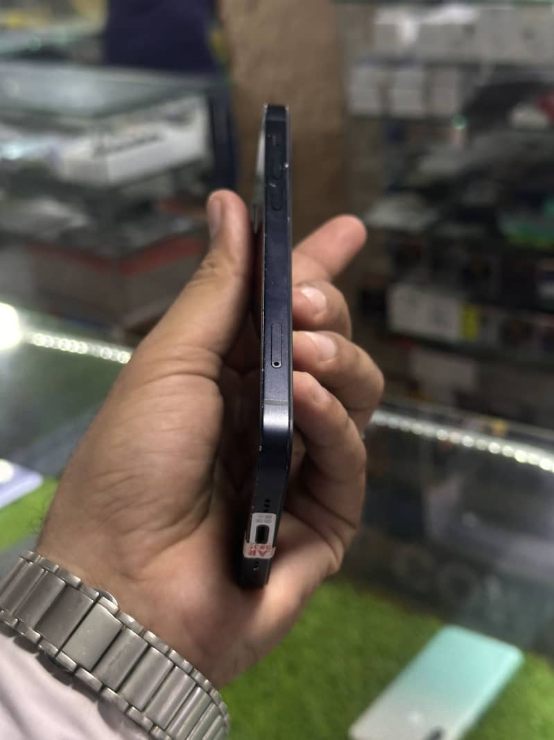 Apple iPhone 12 8