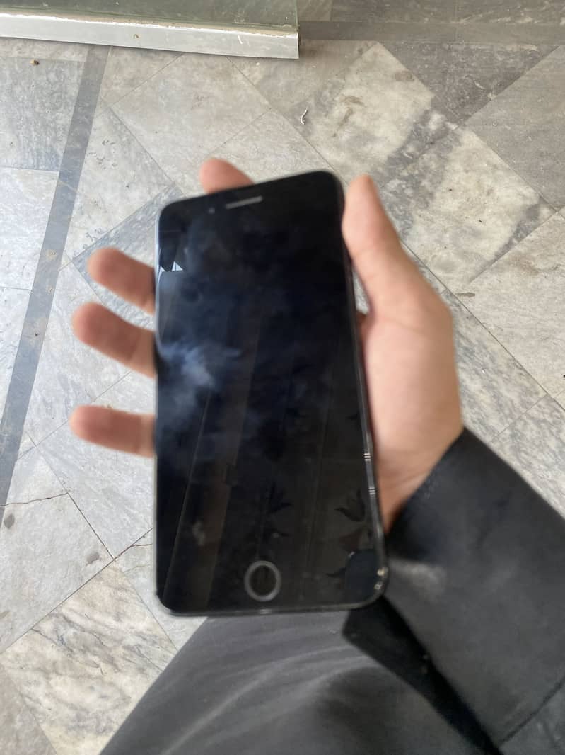 Apple iPhone 7 Plus 1
