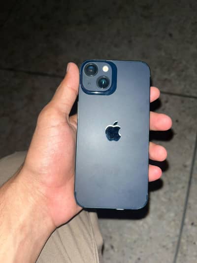 Apple iPhone 13