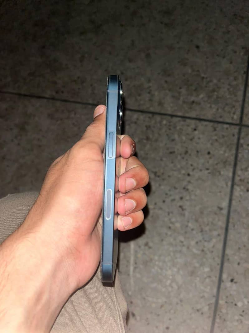 Apple iPhone 13 with box 1