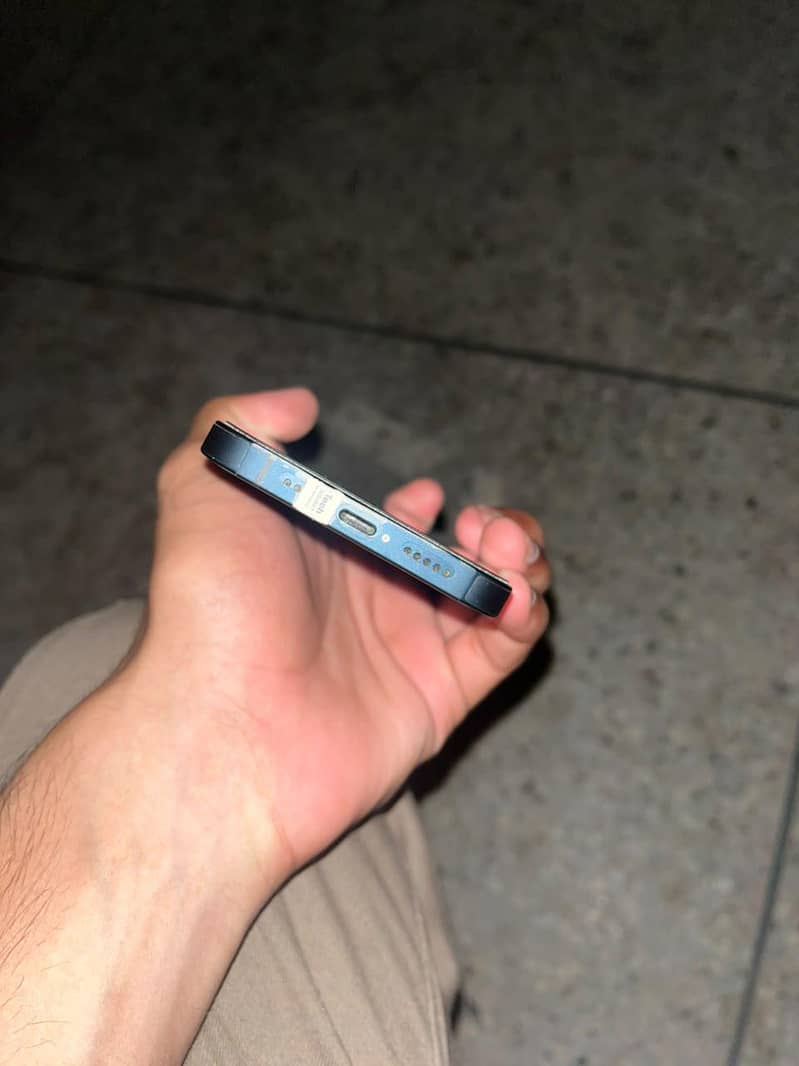 Apple iPhone 13 with box 3