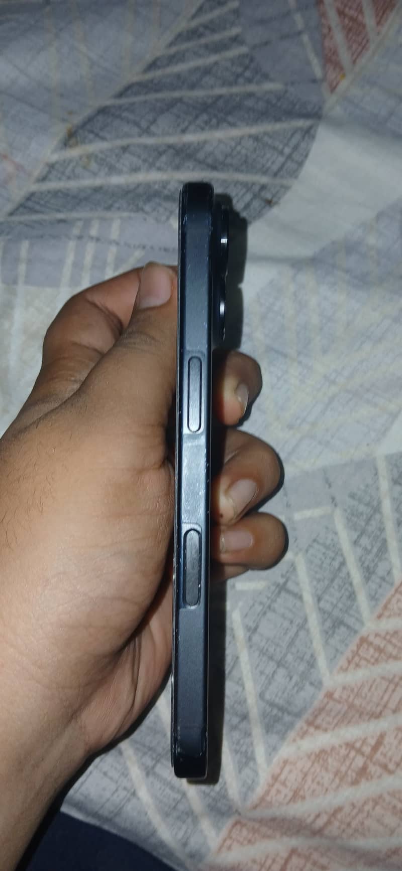 Apple iPhone 16 2