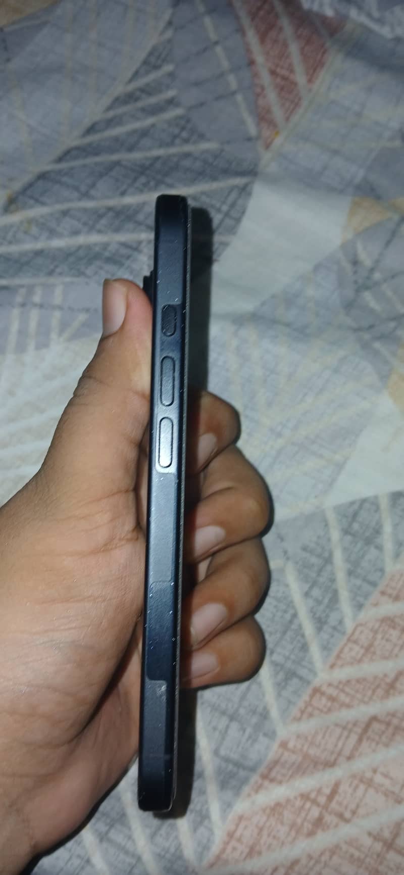 Apple iPhone 16 3